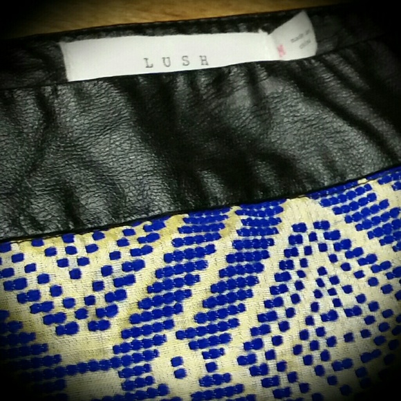 LUSH Mini Skirt  Size M - Picture 4 of 4